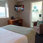 Luxurious Double En-suite Town Centre Couette-café 3*