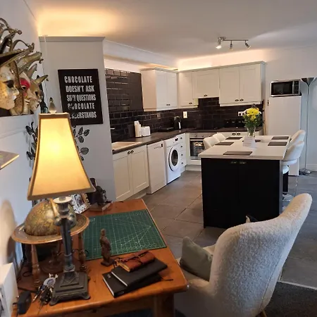 Luxurious Double En-suite Town Centre فندق مبيت وإفطار 3*