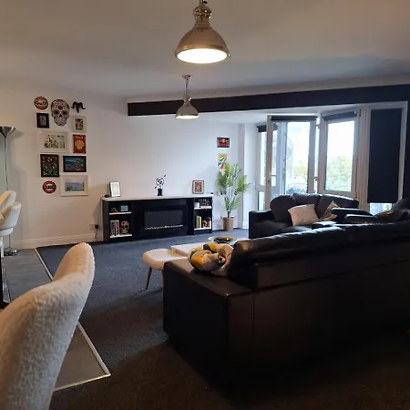 Luxurious Double En-suite Town Centre فندق مبيت وإفطار ترالي