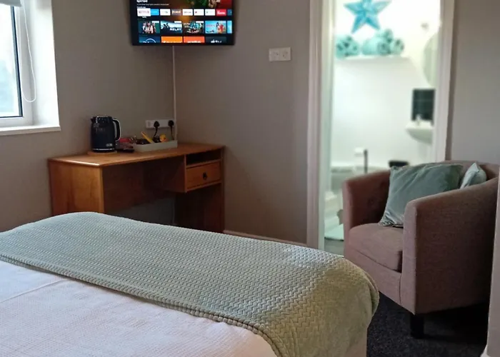 Luxurious Double En-suite Town Centre 3* 特拉利